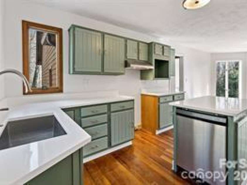 249 Starlin Mountain Road, Bakersville, NC 28705.  MLS# CAR4345394, YatesRealty ID 4268. 