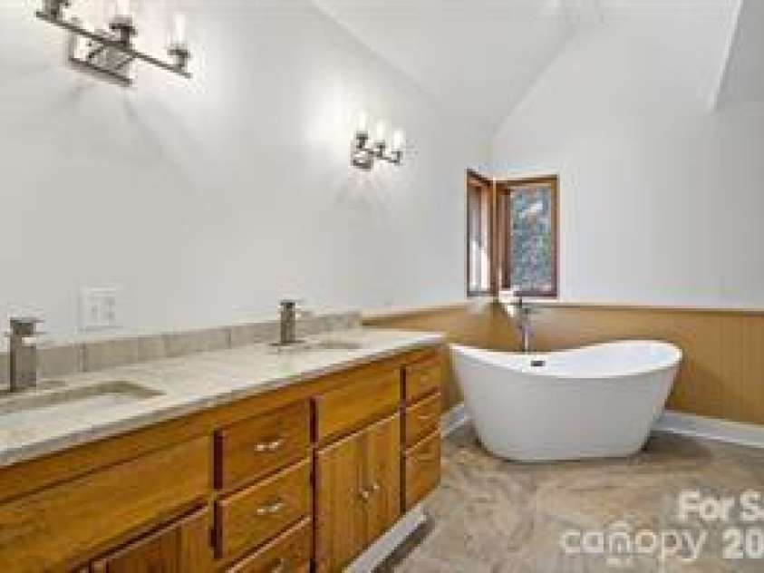 249 Starlin Mountain Road, Bakersville, NC 28705.  MLS# CAR4345394, YatesRealty ID 4268. 