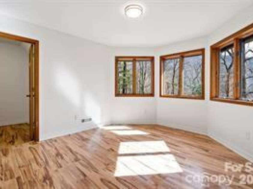 249 Starlin Mountain Road, Bakersville, NC 28705.  MLS# CAR4345394, YatesRealty ID 4268. 