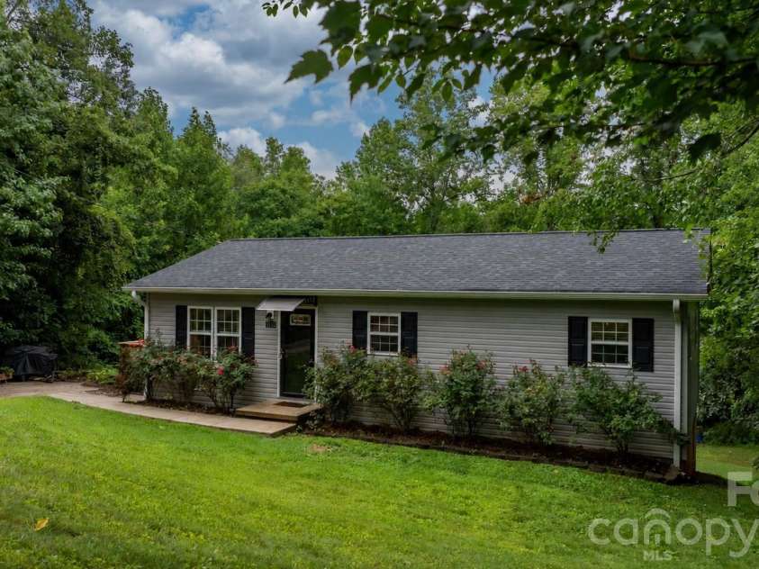 1172 Sunset Court, Conover, NC 28613.  MLS# CAR4405962, YatesRealty ID 42680. 