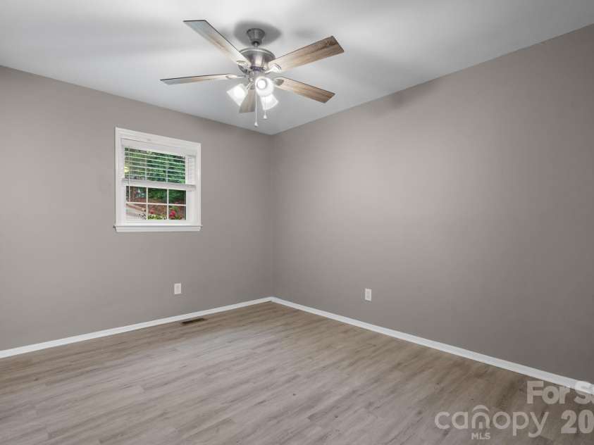 1172 Sunset Court, Conover, NC 28613.  MLS# CAR4405962, YatesRealty ID 42680. 