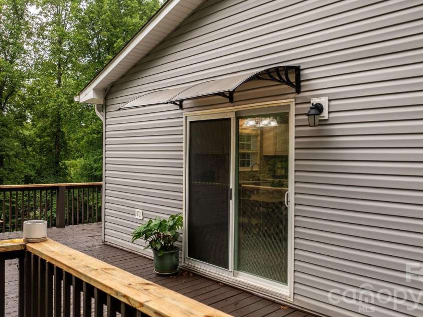 1172 Sunset Court, Conover, NC 28613.  MLS# CAR4405962, YatesRealty ID 42680. 