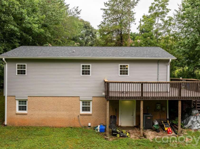 1172 Sunset Court, Conover, NC 28613.  MLS# CAR4405962, YatesRealty ID 42680. 
