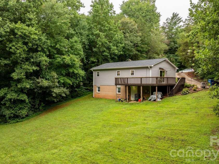 1172 Sunset Court, Conover, NC 28613.  MLS# CAR4405962, YatesRealty ID 42680. 