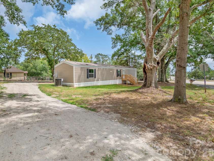 7627 Kershaw Camden Highway, Kershaw, SC 29067.  MLS# CAR4406680, YatesRealty ID 42681. 
