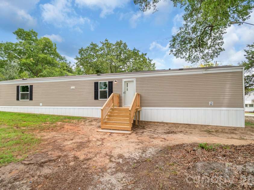 7627 Kershaw Camden Highway, Kershaw, SC 29067.  MLS# CAR4406680, YatesRealty ID 42681. 