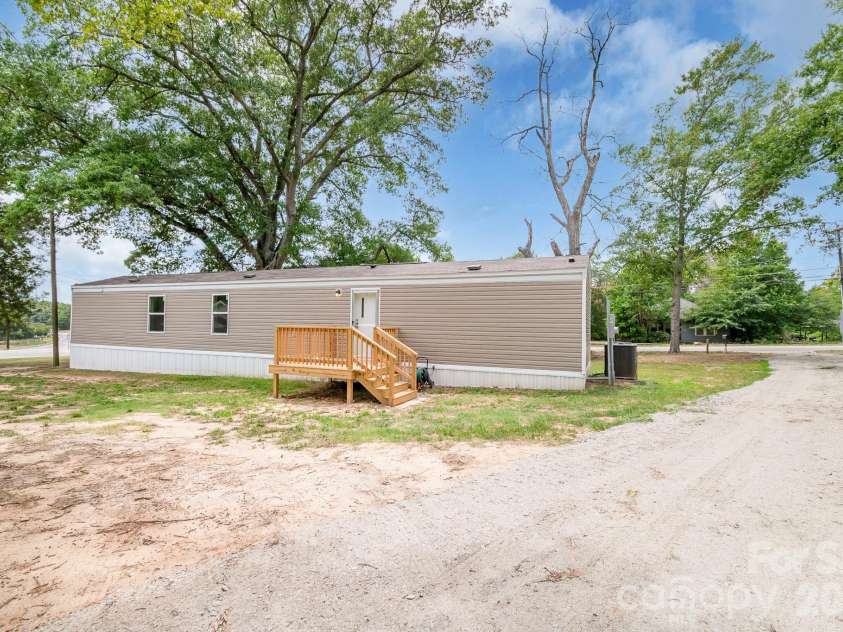 7627 Kershaw Camden Highway, Kershaw, SC 29067.  MLS# CAR4406680, YatesRealty ID 42681. 