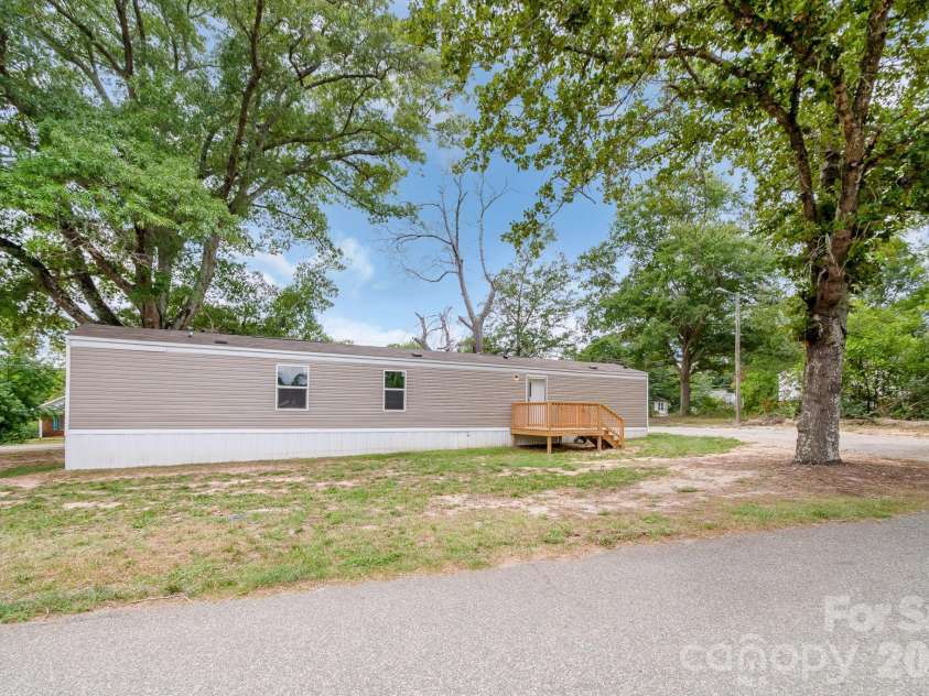 7627 Kershaw Camden Highway, Kershaw, SC 29067.  MLS# CAR4406680, YatesRealty ID 42681. 