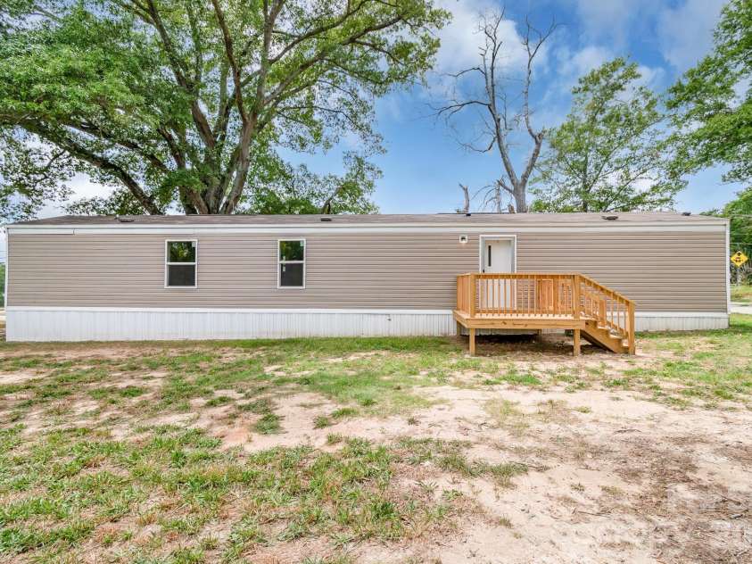 7627 Kershaw Camden Highway, Kershaw, SC 29067.  MLS# CAR4406680, YatesRealty ID 42681. 