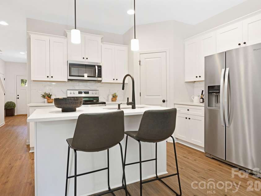 2920 Capitol Drive, Charlotte, NC 28208.  MLS# CAR4383339, YatesRealty ID 42683. Representation