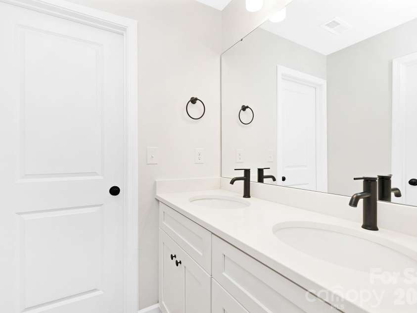 2920 Capitol Drive, Charlotte, NC 28208.  MLS# CAR4383339, YatesRealty ID 42683. Representation