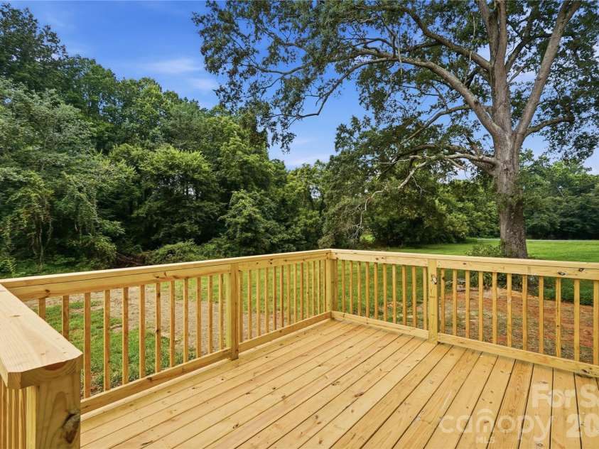 604 Sharon Drive, Statesville, NC 28625.  MLS# CAR4406361, YatesRealty ID 42684. Deck