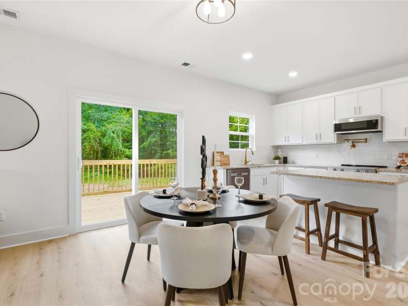 604 Sharon Drive, Statesville, NC 28625.  MLS# CAR4406361, YatesRealty ID 42684. Dining Area