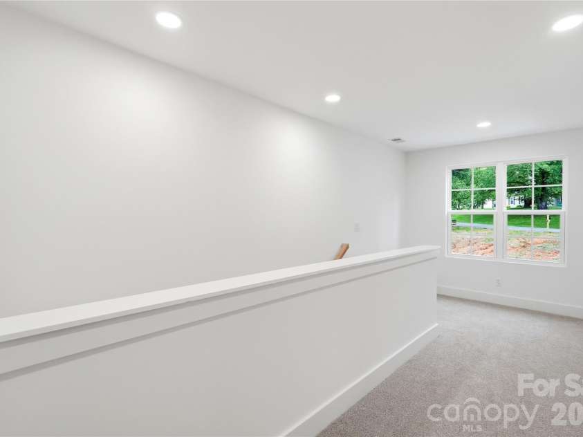 604 Sharon Drive, Statesville, NC 28625.  MLS# CAR4406361, YatesRealty ID 42684. Hall / Loft