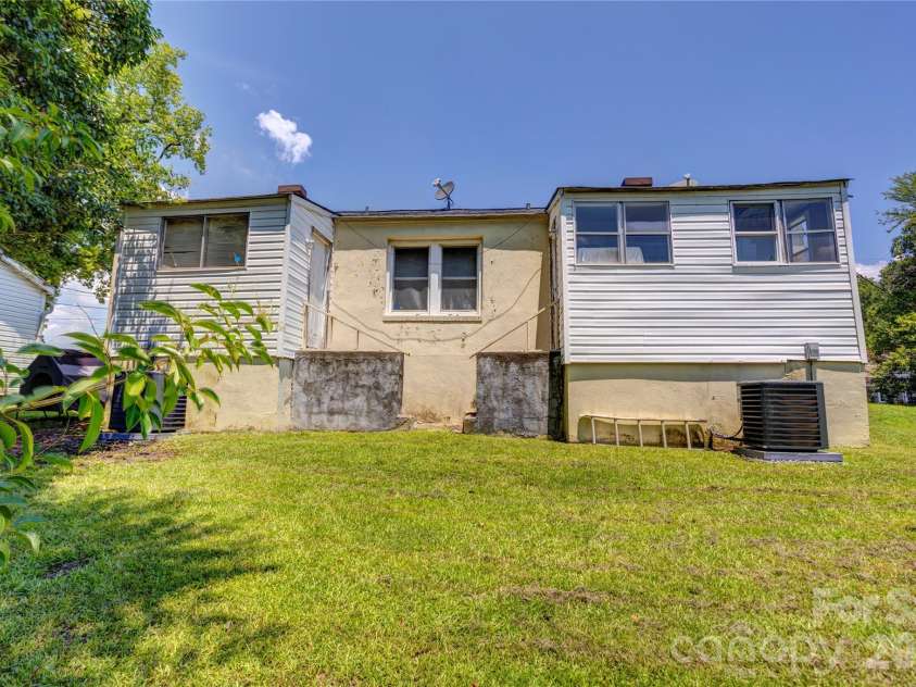 173 & 175 Booker Drive, Concord, NC 28025.  MLS# CAR4405739, YatesRealty ID 42685. 