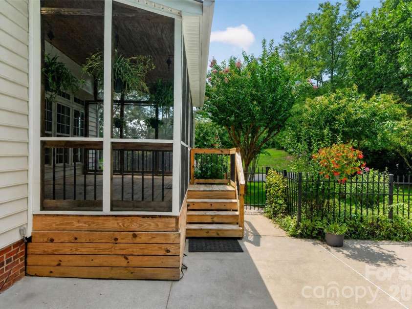 204 Whitegrove Drive, Fort Mill, SC 29715.  MLS# CAR4396185, YatesRealty ID 42686. Beautiful back yard