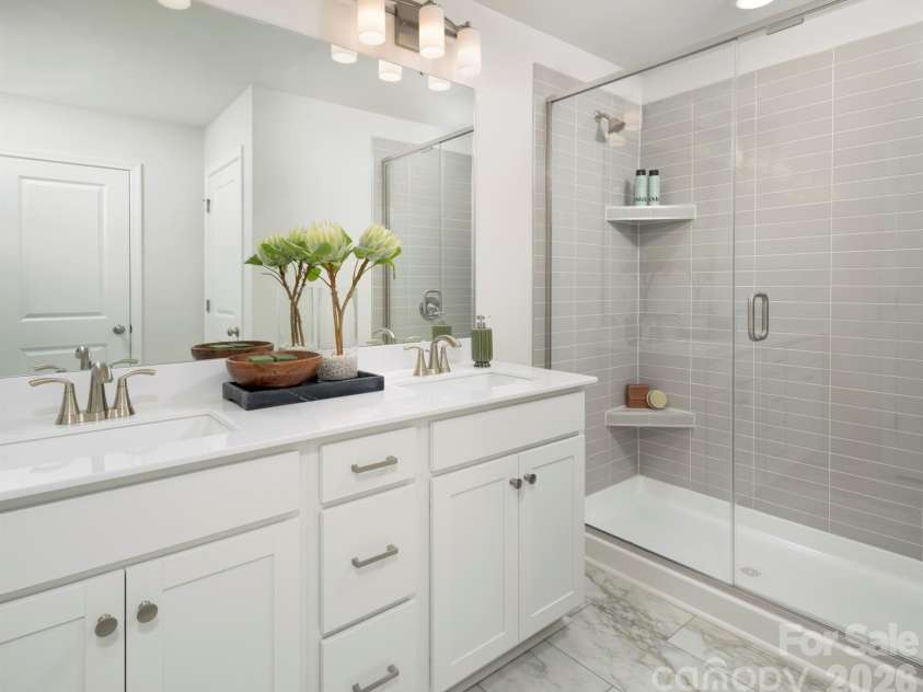 13161 Benessare Lane, Matthews, NC 28105.  MLS# CAR4412456, YatesRealty ID 42688. Representative Primary bathroom