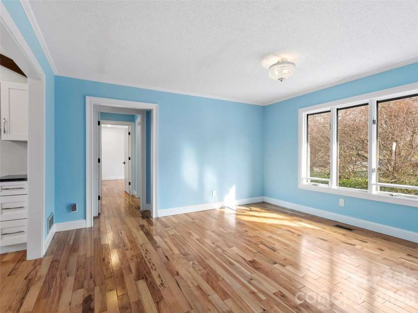 2731 Miller Lane, Hendersonville, NC 28791.  MLS# CAR4344477, YatesRealty ID 4269. 