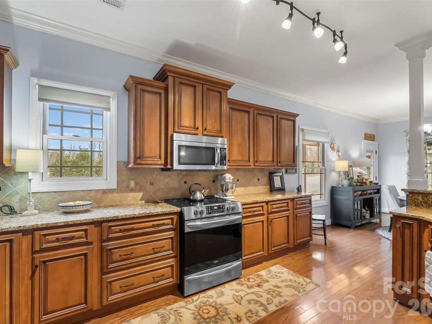 49 Jeff Drive, Asheville, NC 28806.  MLS# CAR4350628, YatesRealty ID 4269. 