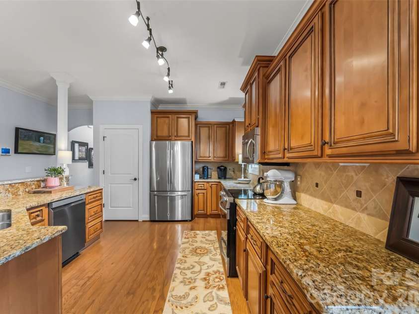 49 Jeff Drive, Asheville, NC 28806.  MLS# CAR4350628, YatesRealty ID 4269. 