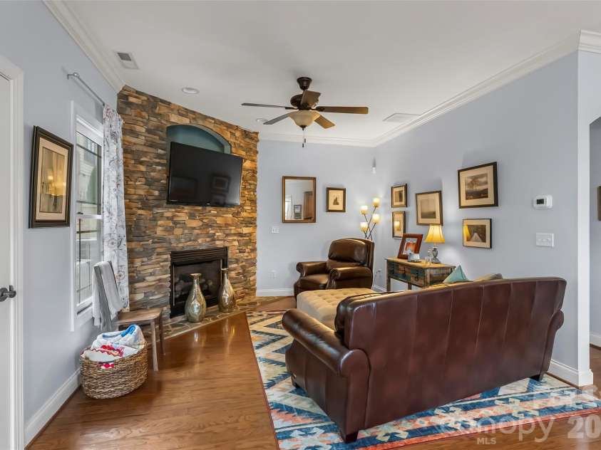 49 Jeff Drive, Asheville, NC 28806.  MLS# CAR4350628, YatesRealty ID 4269. 