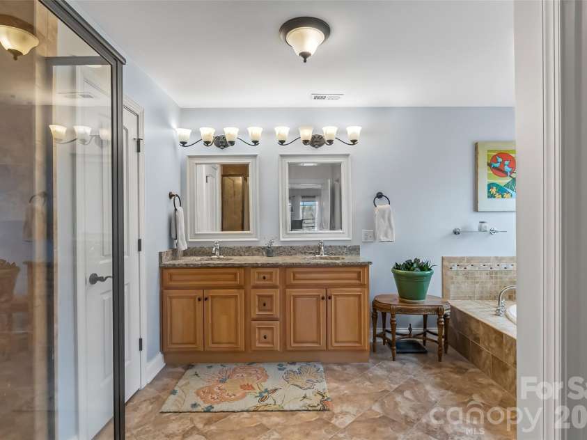 49 Jeff Drive, Asheville, NC 28806.  MLS# CAR4350628, YatesRealty ID 4269. 