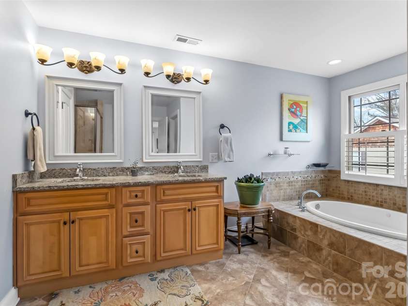 49 Jeff Drive, Asheville, NC 28806.  MLS# CAR4350628, YatesRealty ID 4269. 