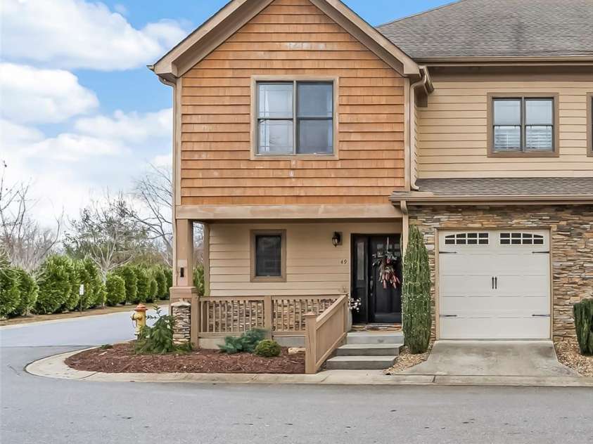49 Jeff Drive, Asheville, NC 28806.  MLS# CAR4350628, YatesRealty ID 4269. 