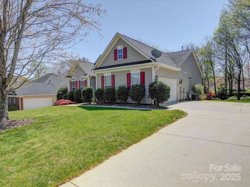 7524 Common Oak Drive, Stanley, NC 28164.  MLS# CAR4241568, YatesRealty ID 4269. 