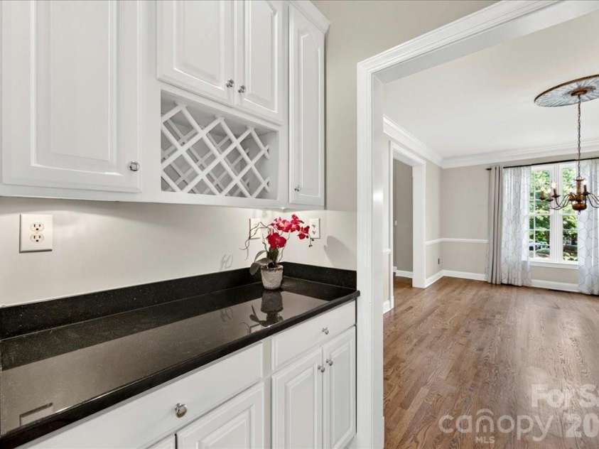 1308 Rockfish Drive, Matthews, NC 28105.  MLS# CAR4403442, YatesRealty ID 42691. Butlers Pantry