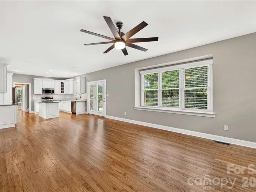 1308 Rockfish Drive, Matthews, NC 28105.  MLS# CAR4403442, YatesRealty ID 42691. Family Room, Breakfast area and Kitchen