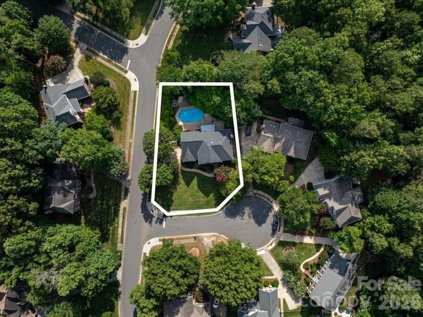 1308 Rockfish Drive, Matthews, NC 28105.  MLS# CAR4403442, YatesRealty ID 42691. Large Corner Lot on Cul De Sac