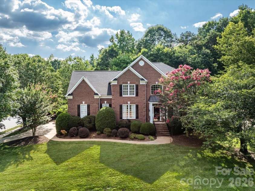 1308 Rockfish Drive, Matthews, NC 28105.  MLS# CAR4403442, YatesRealty ID 42691. Welcome!