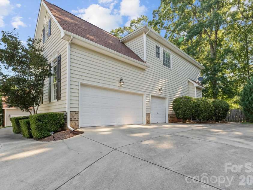 228 Forest Walk Way, Mooresville, NC 28115.  MLS# CAR4408596, YatesRealty ID 42692. 