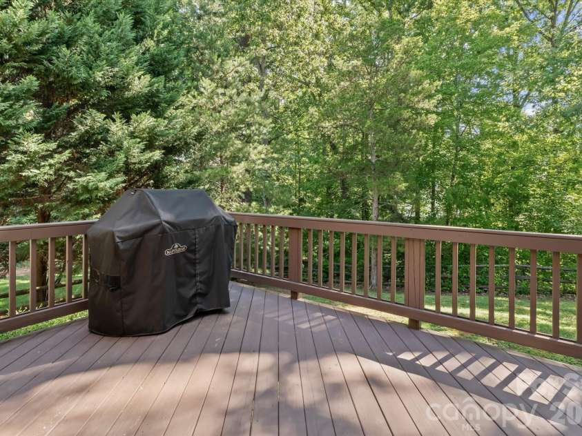 228 Forest Walk Way, Mooresville, NC 28115.  MLS# CAR4408596, YatesRealty ID 42692. 