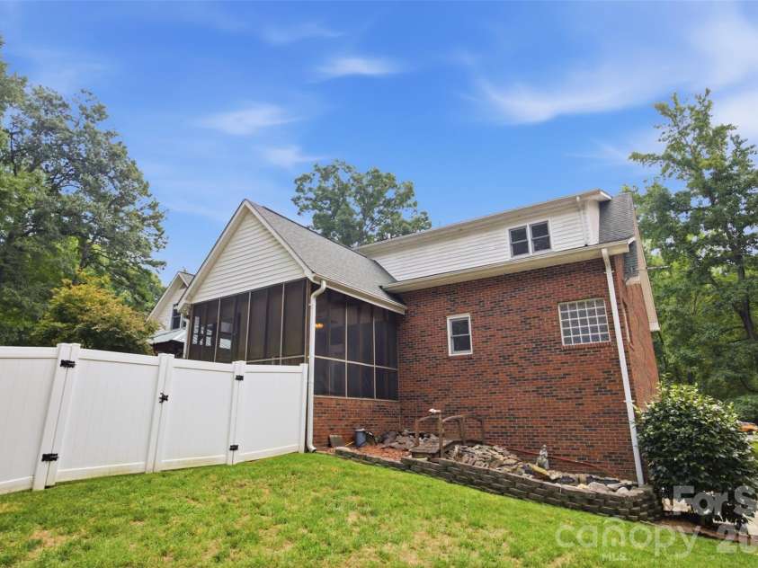 142 Griffin Street, Stanley, NC 28164.  MLS# CAR4411961, YatesRealty ID 42693. 