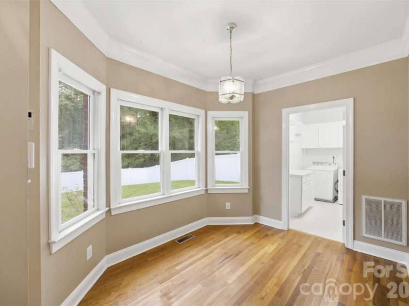 142 Griffin Street, Stanley, NC 28164.  MLS# CAR4411961, YatesRealty ID 42693. Main - Breakfast Nook