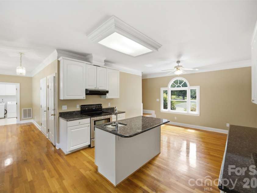 142 Griffin Street, Stanley, NC 28164.  MLS# CAR4411961, YatesRealty ID 42693. Main - Kitchen