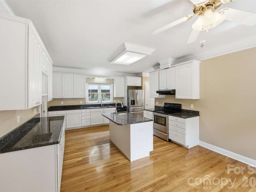142 Griffin Street, Stanley, NC 28164.  MLS# CAR4411961, YatesRealty ID 42693. Main - Kitchen