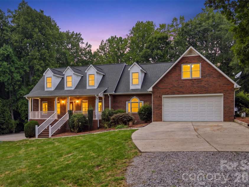 142 Griffin Street, Stanley, NC 28164.  MLS# CAR4411961, YatesRealty ID 42693. Twilight Effect Edit