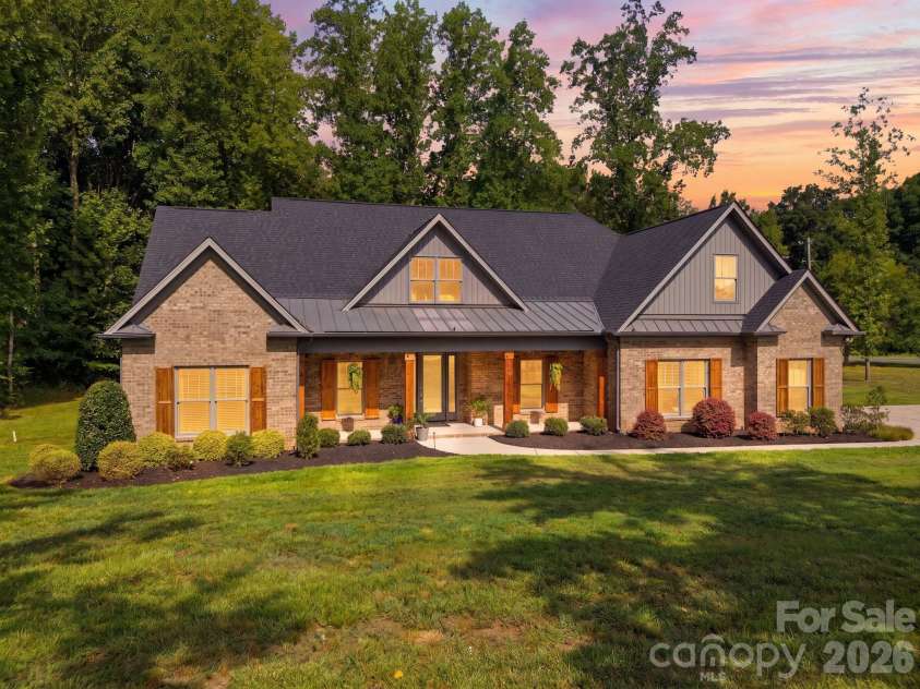 200 Barra Drive, Waxhaw, NC 28173.  MLS# CAR4406685, YatesRealty ID 42695. 
