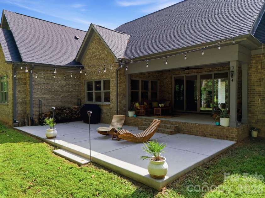 200 Barra Drive, Waxhaw, NC 28173.  MLS# CAR4406685, YatesRealty ID 42695. 