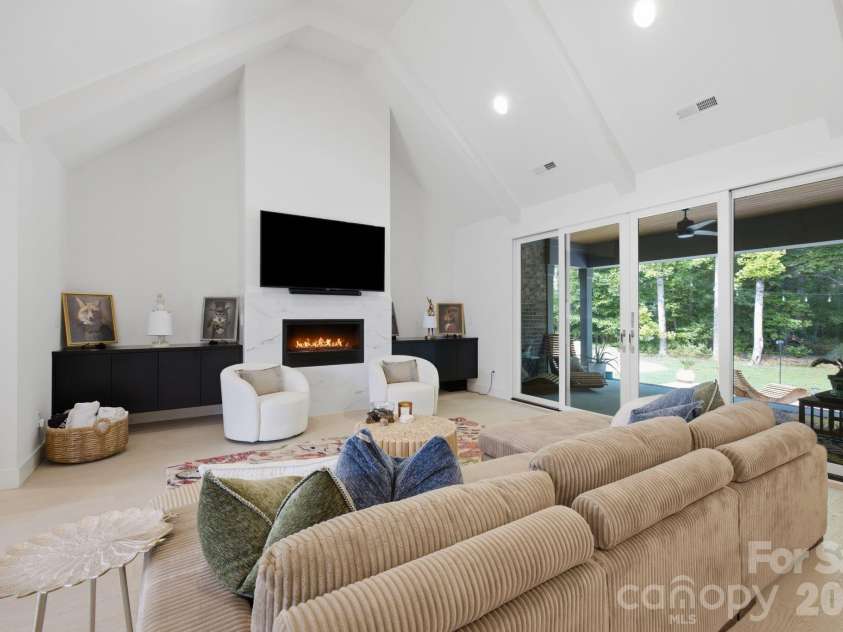 200 Barra Drive, Waxhaw, NC 28173.  MLS# CAR4406685, YatesRealty ID 42695. 