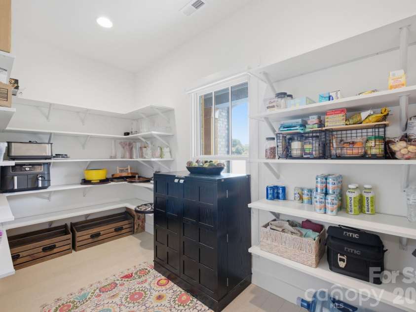 200 Barra Drive, Waxhaw, NC 28173.  MLS# CAR4406685, YatesRealty ID 42695. 