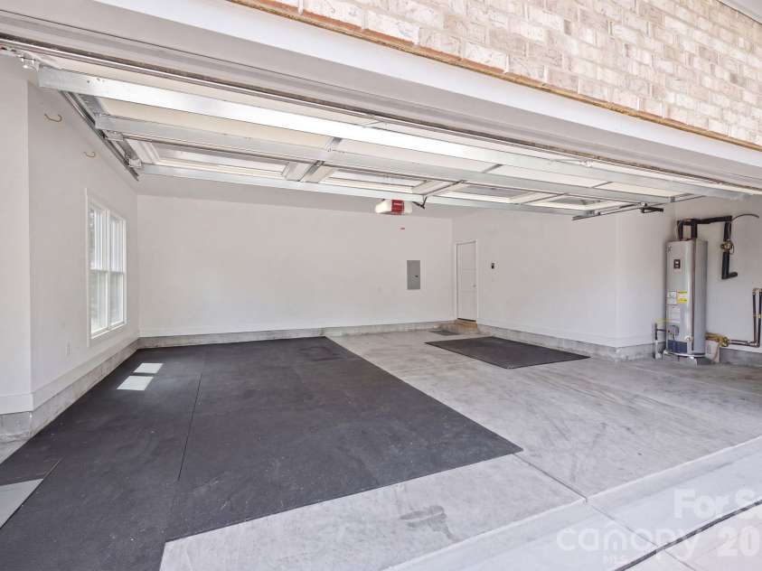 200 Barra Drive, Waxhaw, NC 28173.  MLS# CAR4406685, YatesRealty ID 42695. 