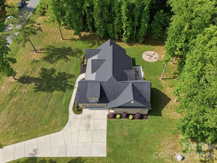 200 Barra Drive, Waxhaw, NC 28173.  MLS# CAR4406685, YatesRealty ID 42695. 