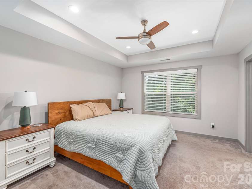10 Hi Alta Avenue, Asheville, NC 28806.  MLS# CAR4405759, YatesRealty ID 42696. 