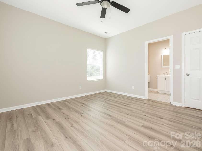 1646 Main Street, Rock Hill, SC 29732.  MLS# CAR4411052, YatesRealty ID 42699. 
