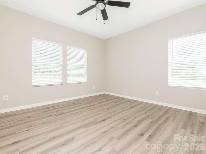 1646 Main Street, Rock Hill, SC 29732.  MLS# CAR4411052, YatesRealty ID 42699. 