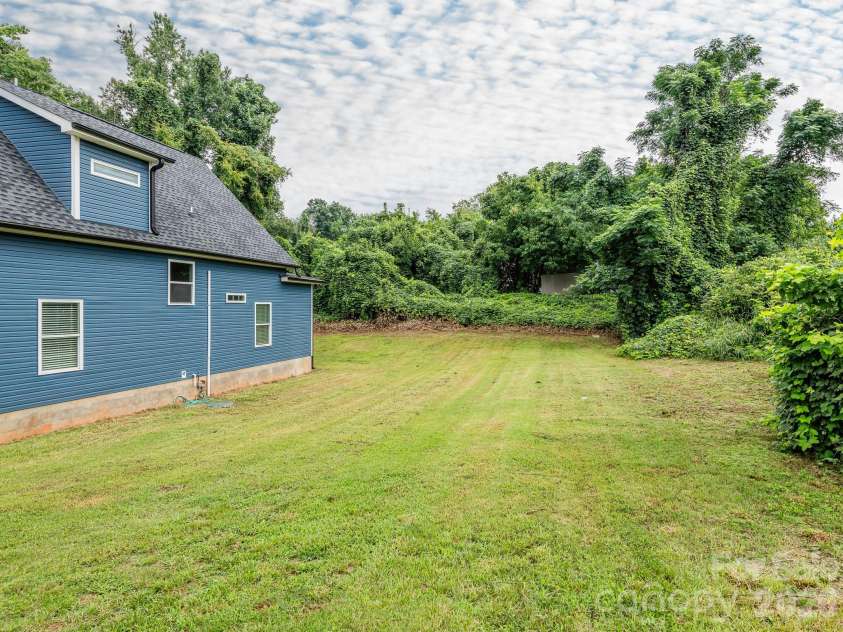 1646 Main Street, Rock Hill, SC 29732.  MLS# CAR4411052, YatesRealty ID 42699. 